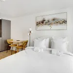Cozy And Central Studio In Paris Share Save